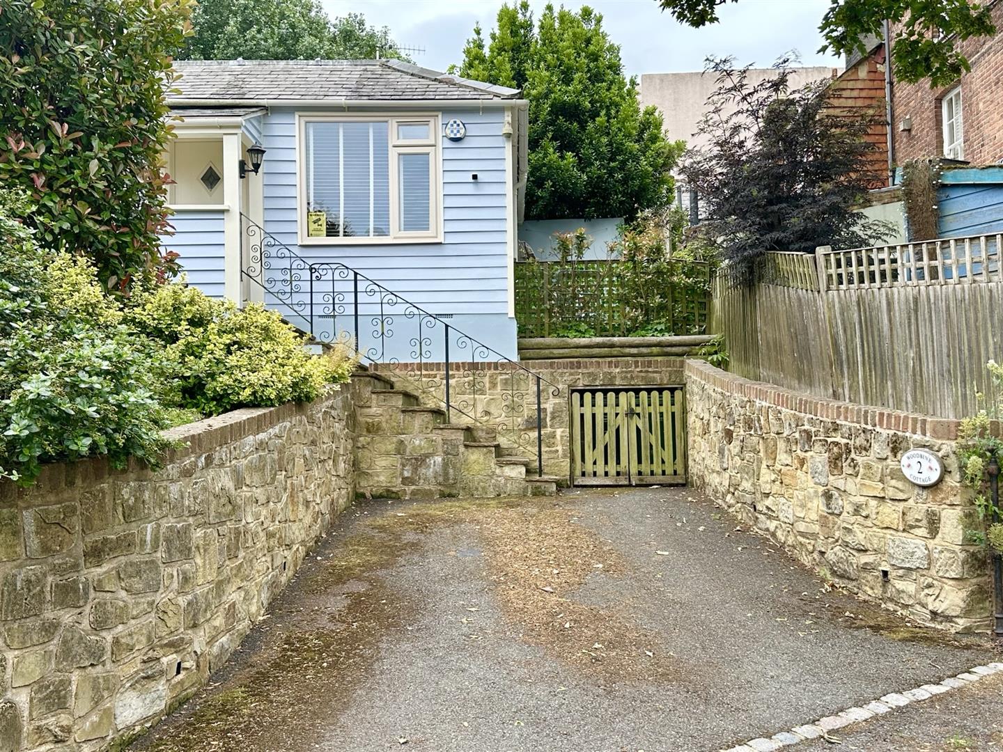 2 bed property in High Wickham, Hastings
